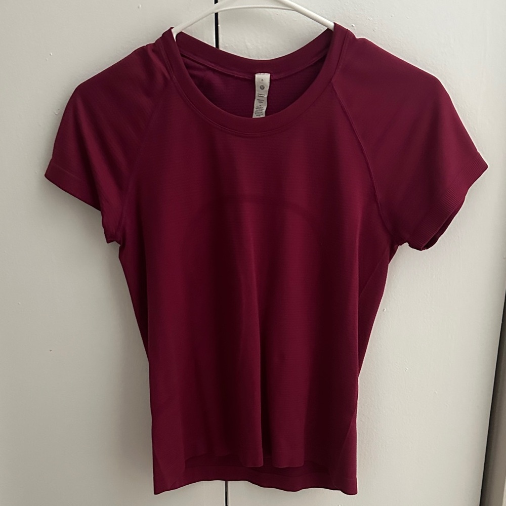 Lululemon Swiftly Tech Short Sleeve 2.0 Waist Length